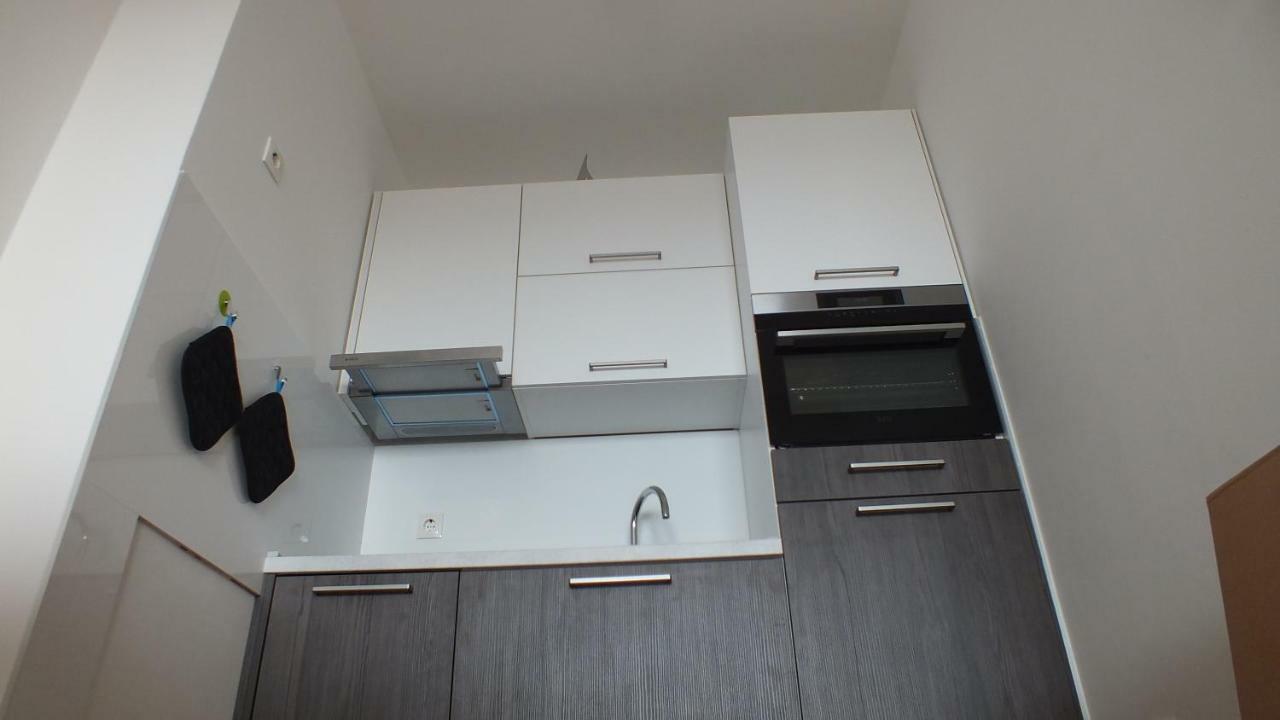 Apartment Paulina Novalja Exterior photo