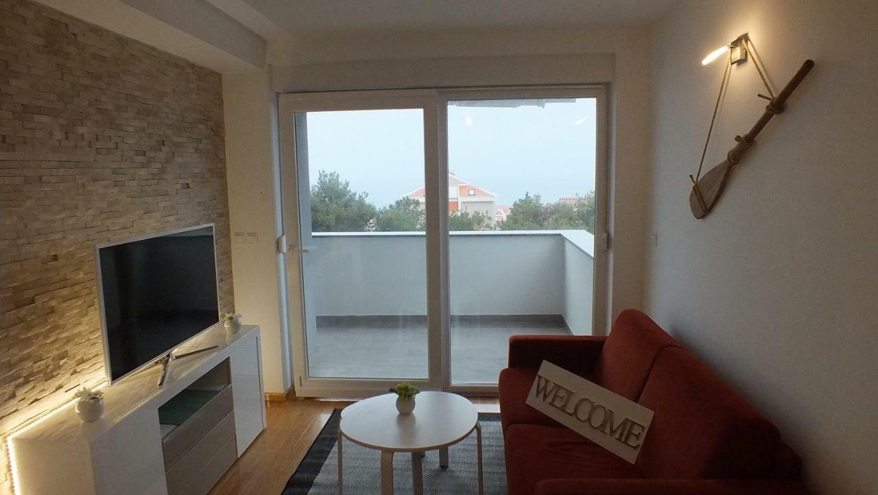 Apartment Paulina Novalja Exterior photo